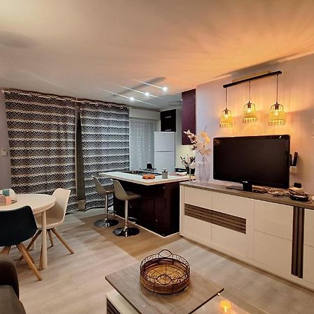 Charmant Appartement Residentiel Avec Terrasse, Jardin Privatif Et Piscine A Cannes Кан Екстериор снимка