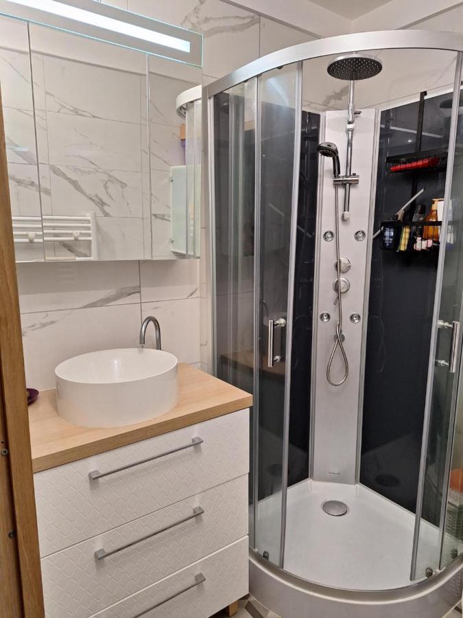 Charmant Appartement Residentiel Avec Terrasse, Jardin Privatif Et Piscine A Cannes Кан Екстериор снимка