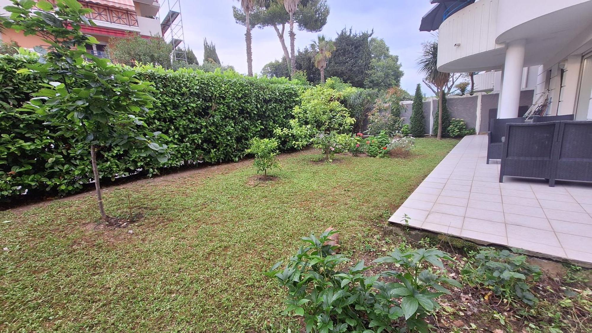 Charmant Appartement Residentiel Avec Terrasse, Jardin Privatif Et Piscine A Cannes Кан Екстериор снимка